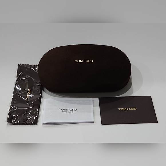 NWT, Tom Ford FT1190, Woman's Tortoise Shell Sunglasses, Size53X21X145. - Picture 7 of 7